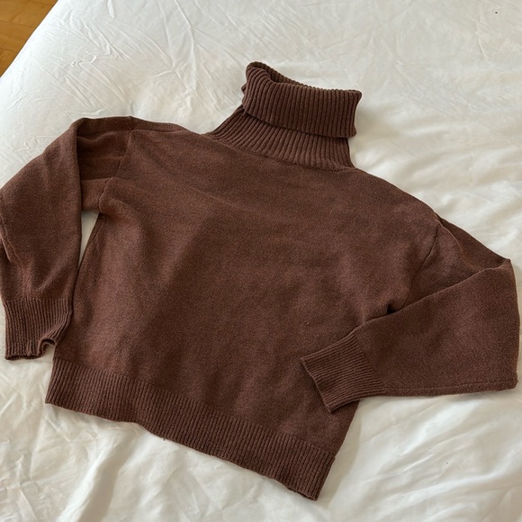 Brown, cropped, knit turtleneck sweater - Picture 1 of 1